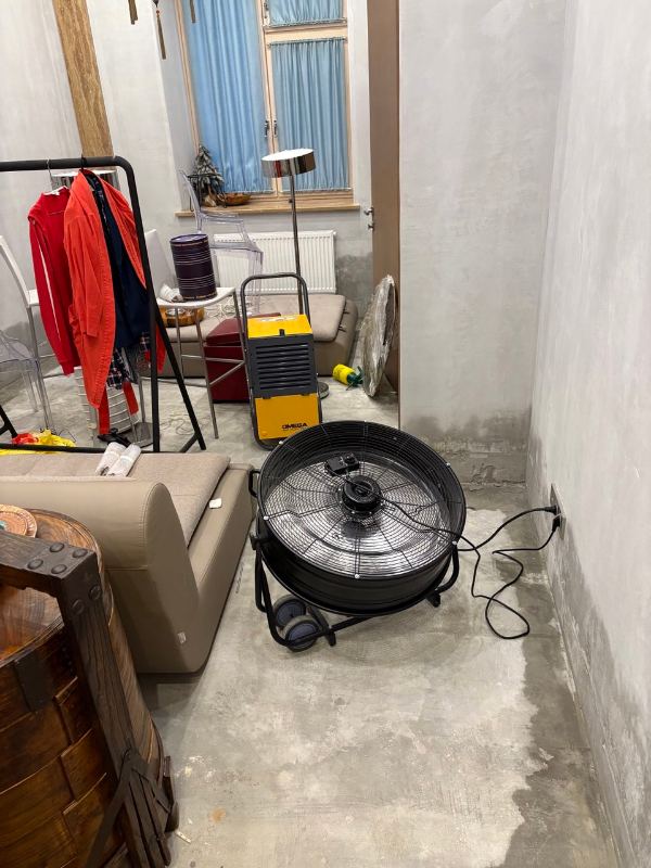Сушка комнаты вентилятором и осушителем