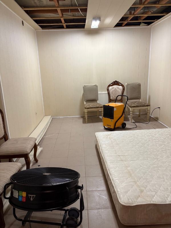 Сушка подвального помещения после потопа