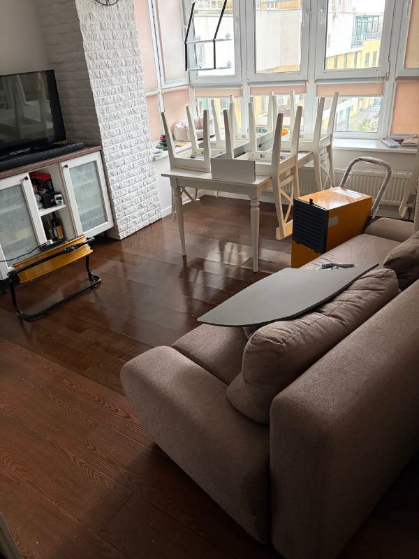 Сушка гостиной с паркетом, классика